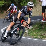 '¿Por qué tirar la toalla y no terminar?': Simon Clarke ha estado recorriendo el Tour de Francia con la espalda fracturada