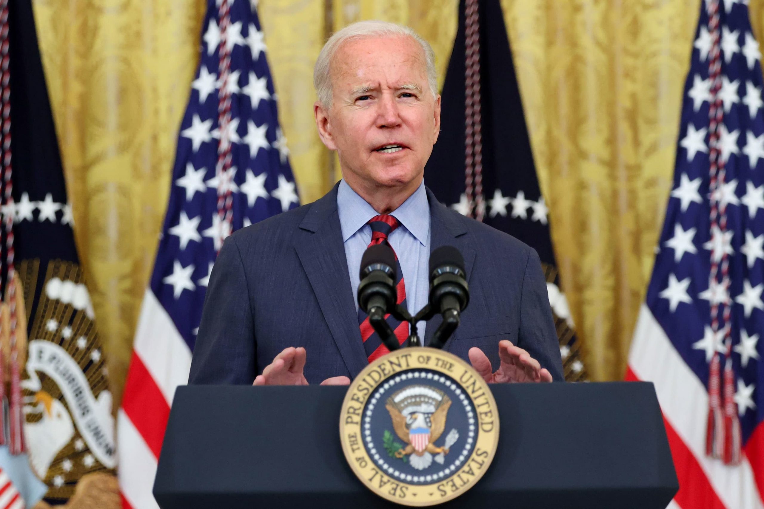 Biden pide a Cuomo que renuncie después de un informe de acoso sexual explosivo
