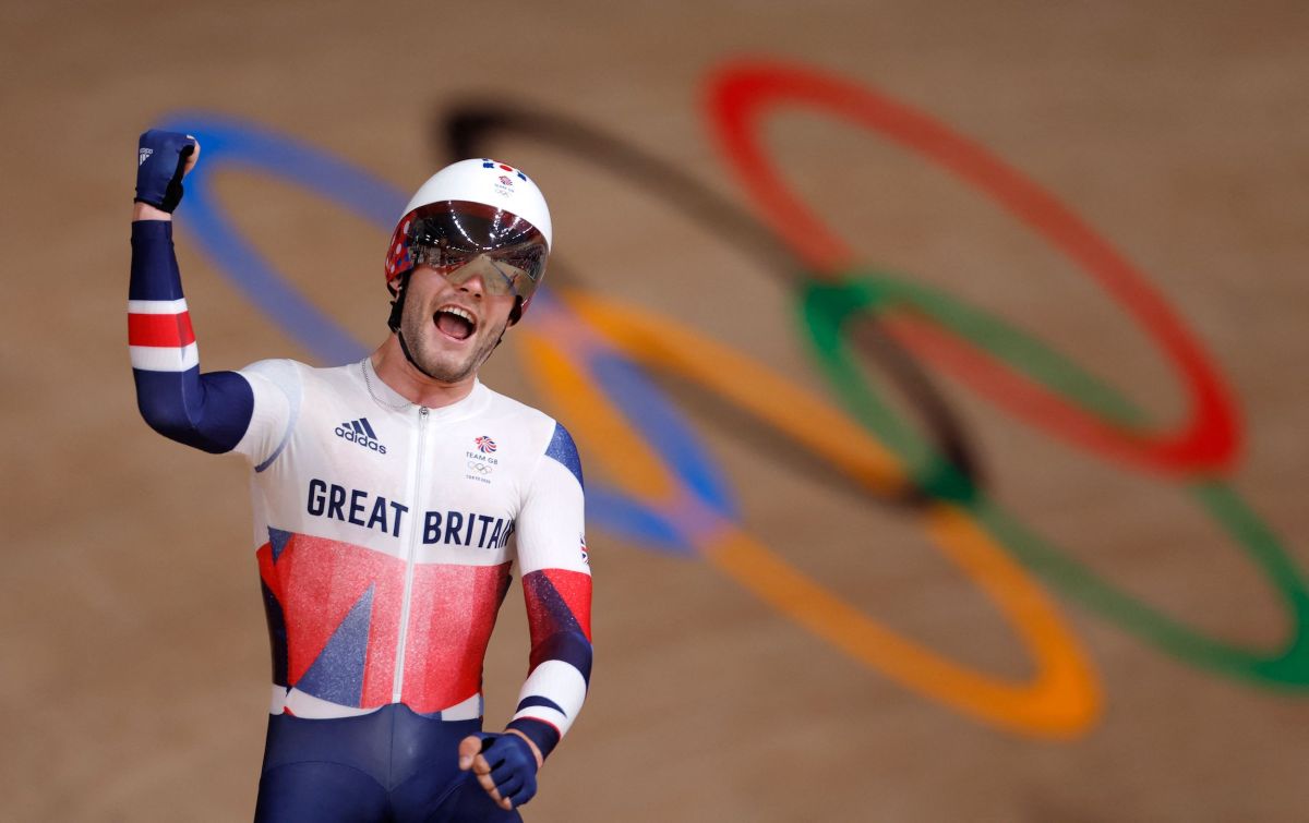 Ciclismo en pista de los Juegos Olímpicos de Tokio 2020, día cuatro: primer oro británico, Keirin femenino y más sprints de partido