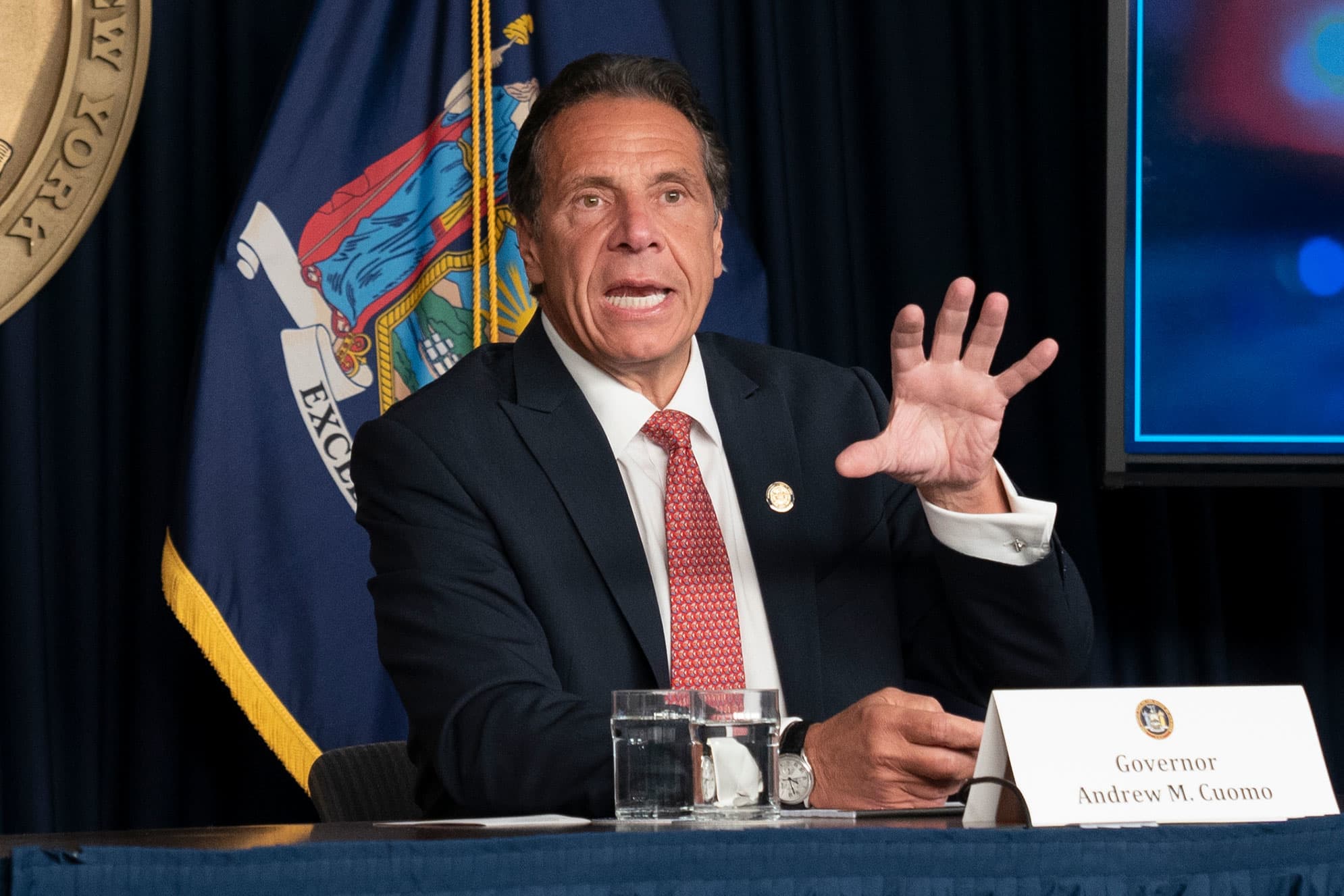 Cuomo violó las leyes federales y estatales al acosar sexualmente a varias mujeres, dice el fiscal general de Nueva York