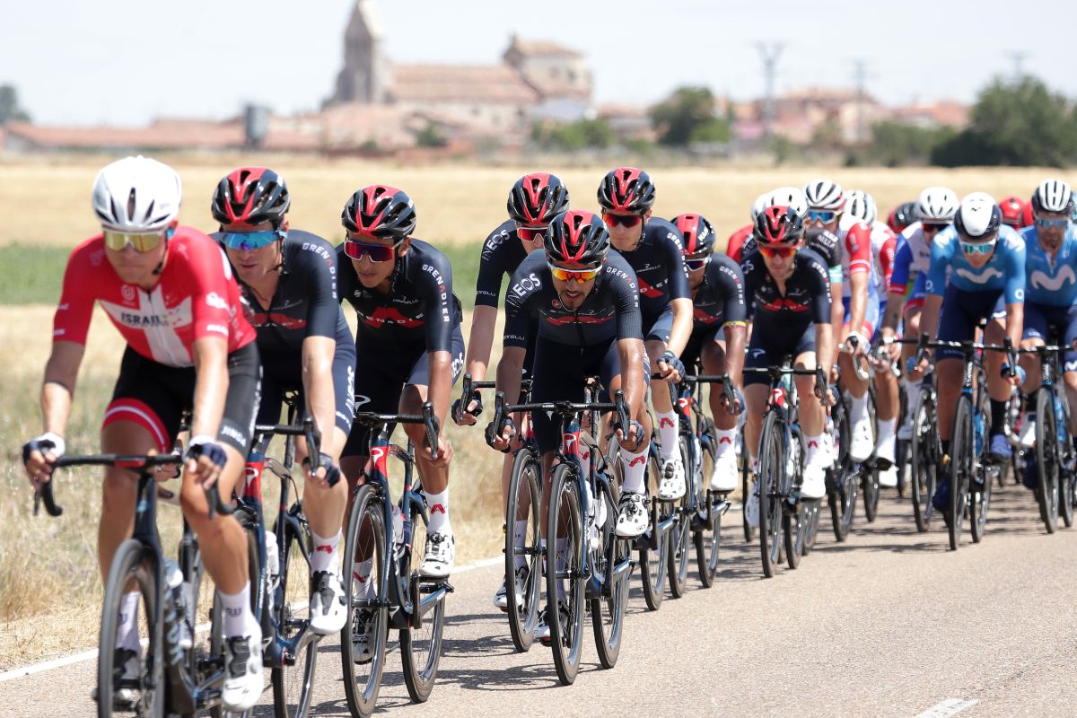 Egan Bernal, Adam Yates y Dani Martínez escapan de una lesión grave en el accidente de la Vuelta a Burgos
