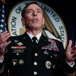 El ex comandante de las fuerzas estadounidenses en Afganistán dice que la retirada es 'catastrófica para los Estados Unidos'