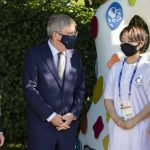 El presidente del COI, Bach, visita los monumentos de recuperación de Tokio 2020