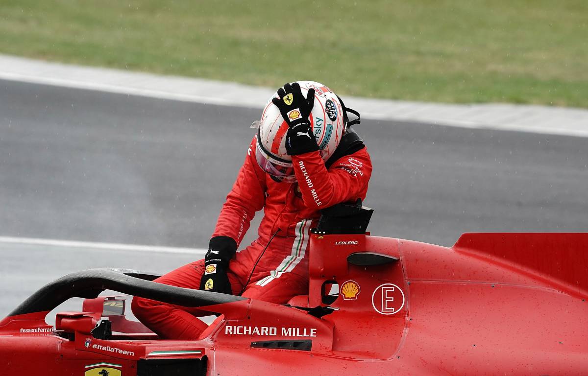 Ferrari teme la penalización tras descartar el motor de Charles Leclerc