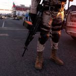 México demanda a empresas de armas de Estados Unidos, alegando 'daño masivo' que es 'desestabilizador' para la sociedad