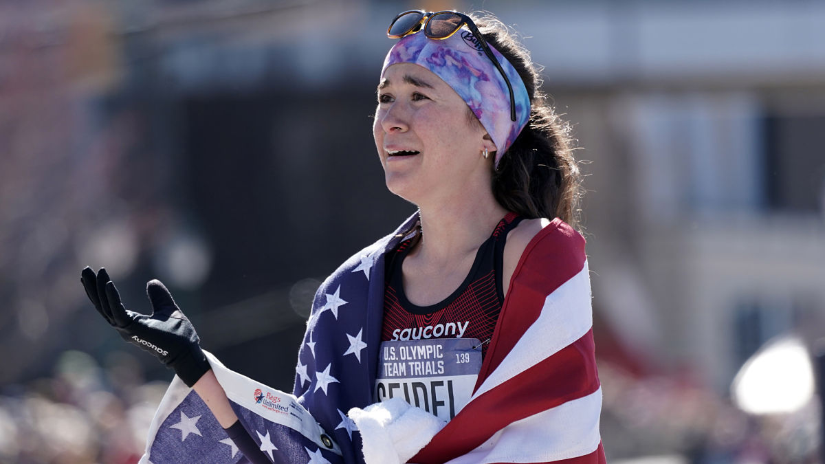 Molly Seidel de Cambridge gana medalla de bronce en maratón olímpico
