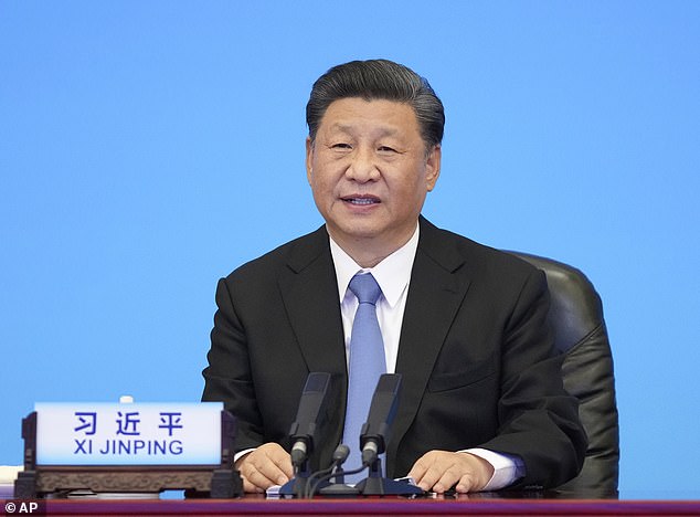RUTH SUNDERLAND: Beijing, a través de la estatal China General Nuclear, nunca debería haber estado involucrado en una industria tan sensible (en la foto del presidente chino Xi Jinping)