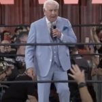 Ric Flair le dice a Vince McMahon que lo ama durante NWA 73