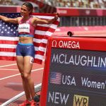 Sydney McLaughlin rompe el récord mundial al ganar el oro en la final femenina de 400 metros con vallas