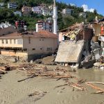 Turquía evacua a las víctimas de las inundaciones mientras el número de muertos llega a 62