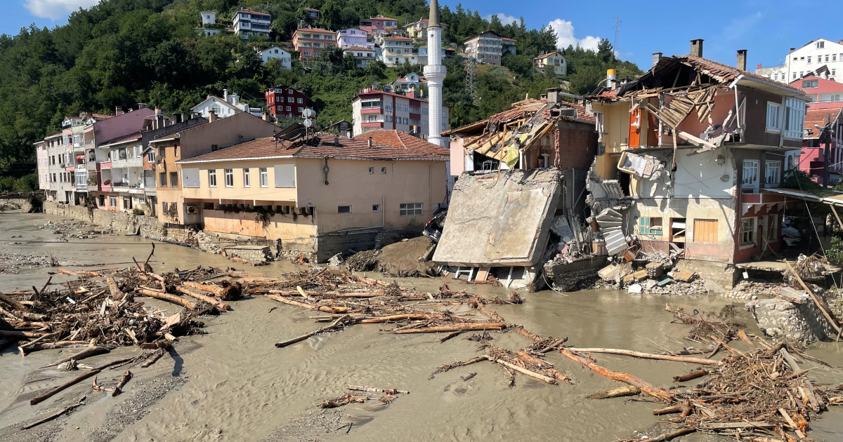 Turquía evacua a las víctimas de las inundaciones mientras el número de muertos llega a 62