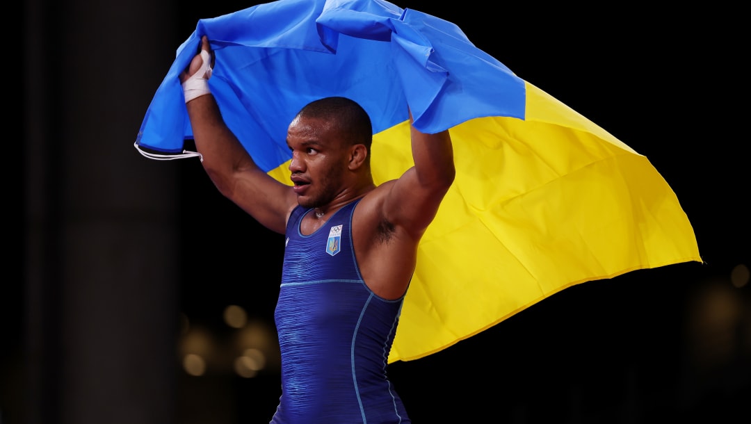 Zhan Beleniuk de Ucrania gana la lucha grecorromana masculina 87 kg