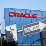 Acciones que hacen los mayores movimientos al mediodía: Oracle, General Electric, Southwest Airlines y más