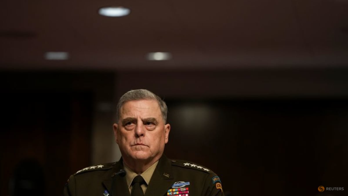 Bajo feroz ataque republicano, el general estadounidense Milley defiende llamadas con China