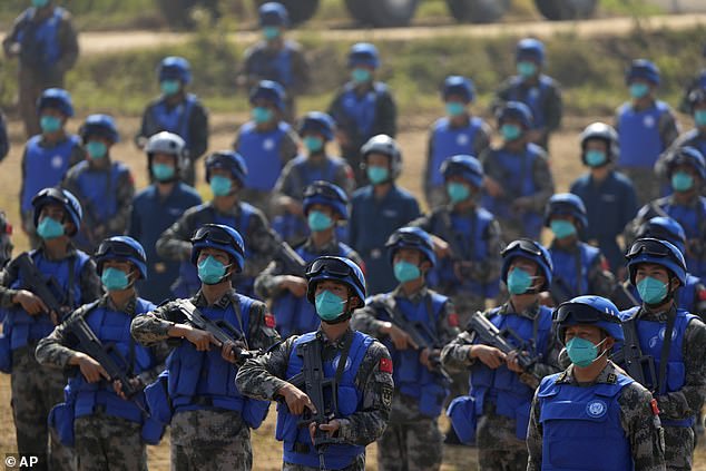 Tropa china de las Naciones Unidas participa en un simulacro en el norte de China.  Joyce dijo que quiere la paz con Beijing