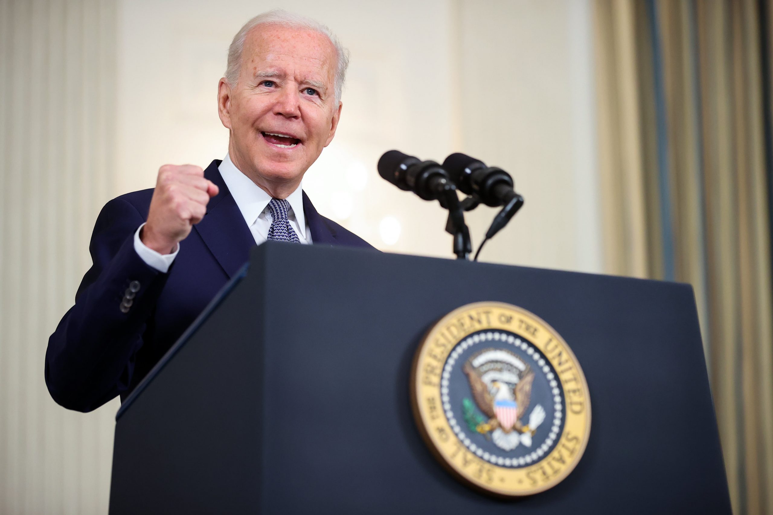 Biden insta al Congreso a aprobar sus planes económicos después del débil informe de empleos: 'Nuestro país necesita estas inversiones'