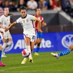 Carli Lloyd marca 5 goles, las mujeres estadounidenses derrotan a Paraguay 9-0