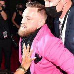 Conor McGregor se pelea con Machine Gun Kelly en la alfombra roja de los VMA