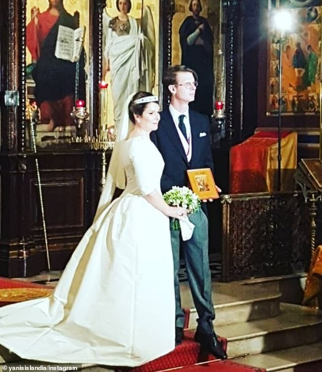 El vástago de la dinastía Romanov, el príncipe Rostislav, se casó con su novia griega, consultora inmobiliaria, en una lujosa ceremonia en París.