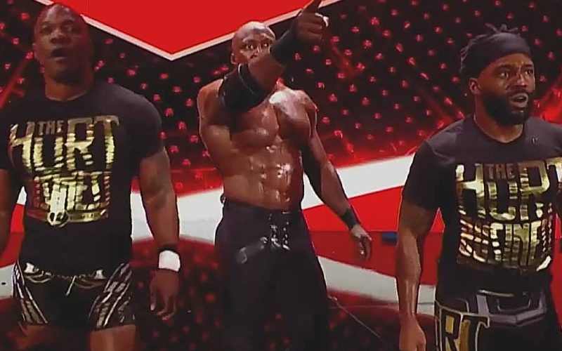Hurt Business se reúne en WWE RAW