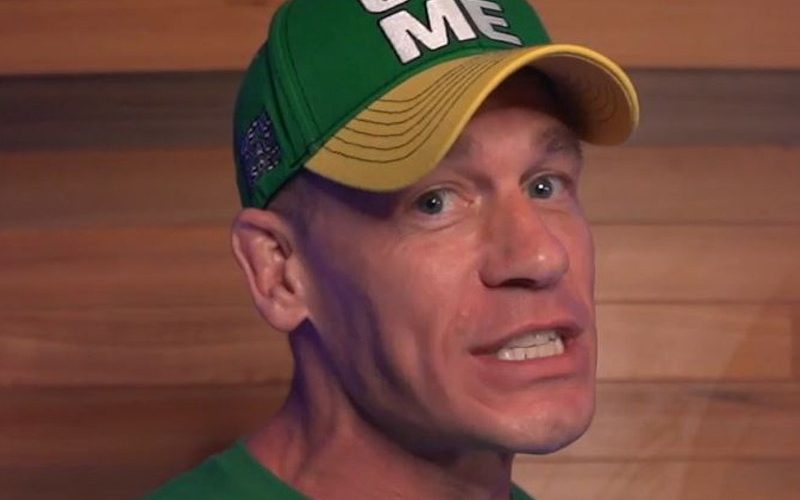 John Cena comenta sobre los fanáticos de la WWE que se quejan de que la compañía cambia los nombres de las superestrellas