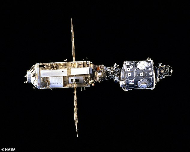 La NASA niega con vehemencia la afirmación rusa de que la Estación Espacial Internacional ha sufrido grietas 'malas' en el módulo Zarya, según ha sabido DailyMail.com.