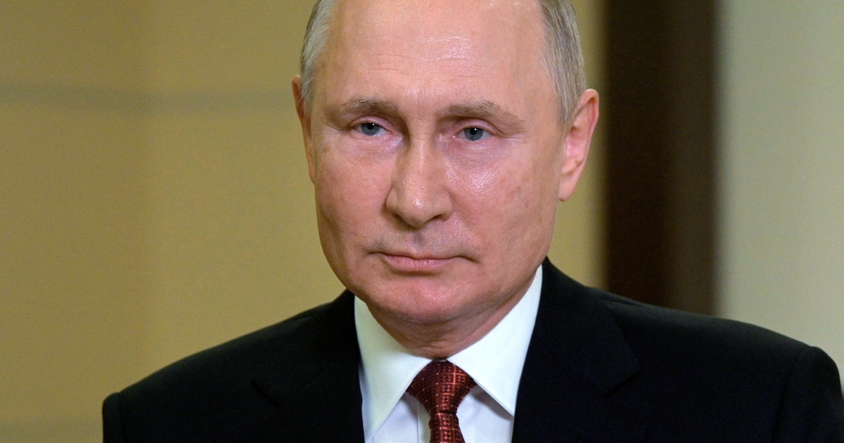 Putin de Rusia elogia las elecciones mientras cientos protestan por los resultados