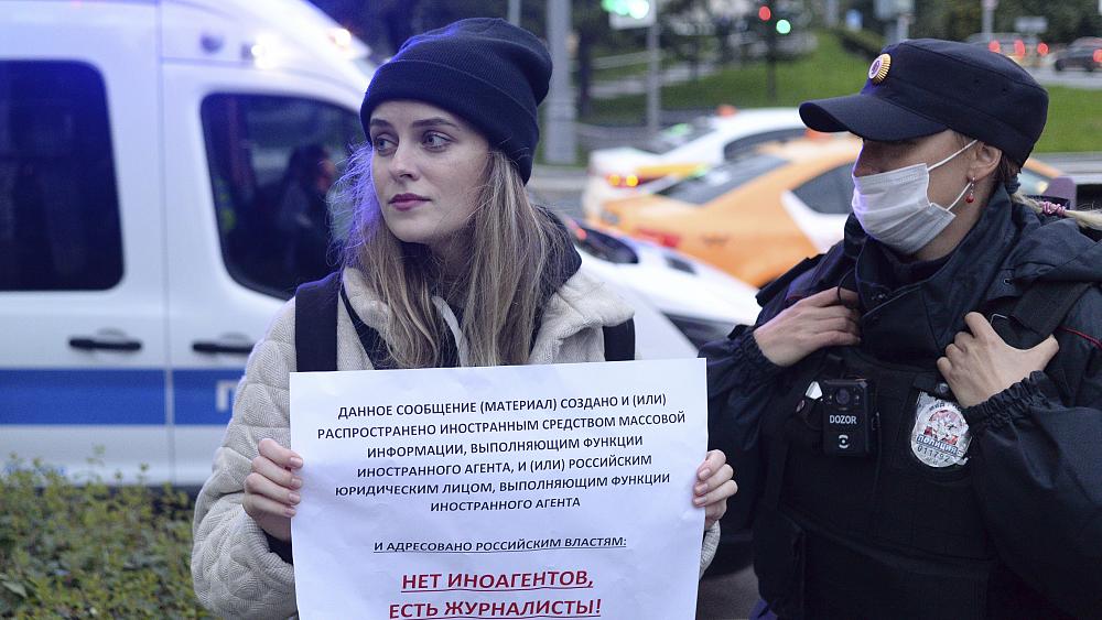 Rusia agrega un grupo de monitoreo de protestas y 22 personas a la lista negra