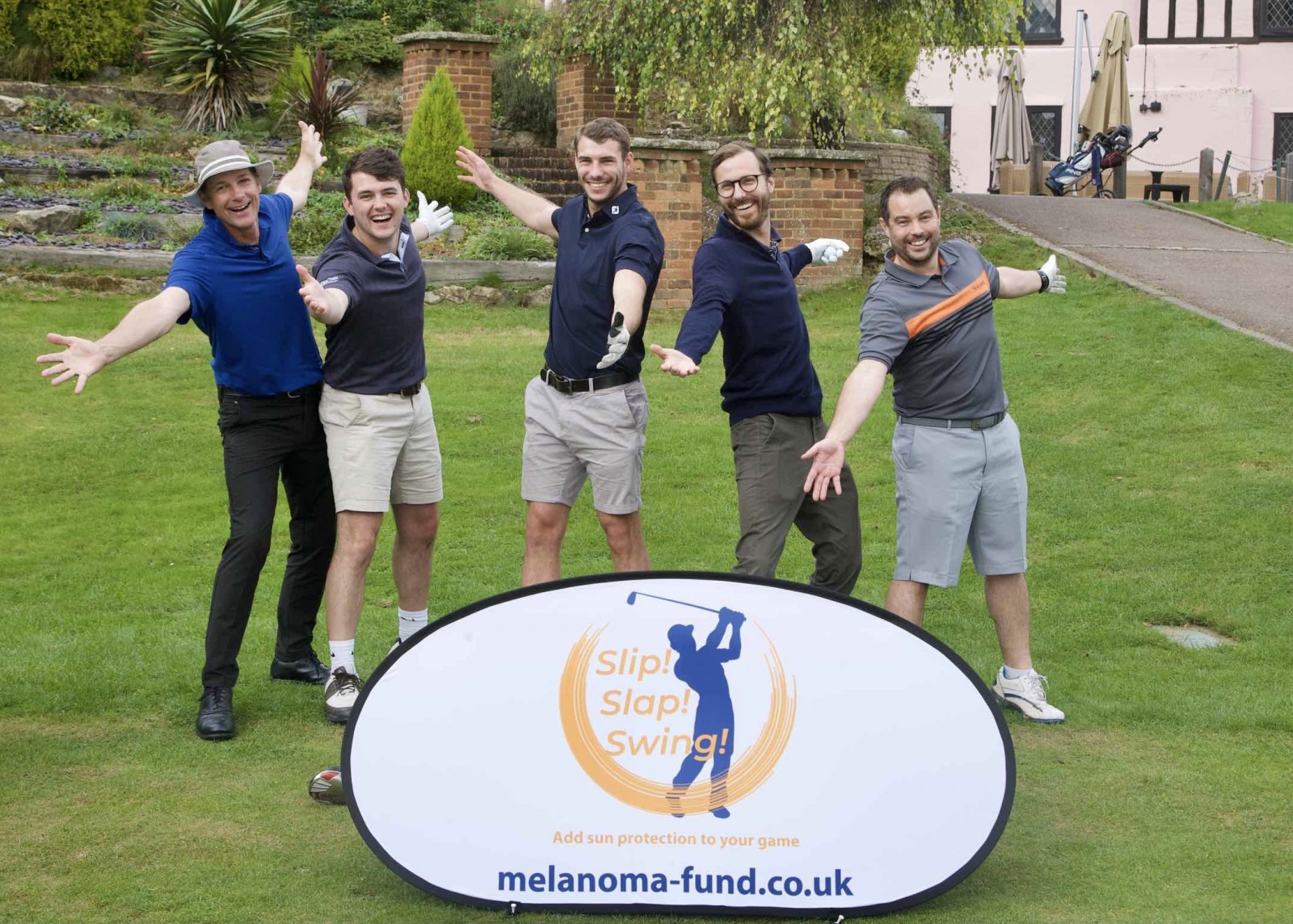 ¡Deslizar!  Slap Swing!  golf day recauda fondos vitales para la caridad del melanoma - Golf News |  Revista de golf