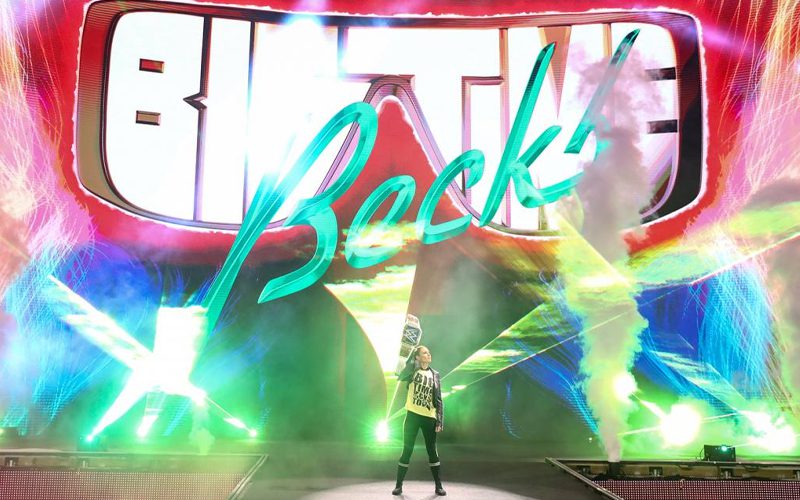 Becky Lynch lanza un truco de Big Time Becks para una publicación sincera después de WWE Crown Jewel
