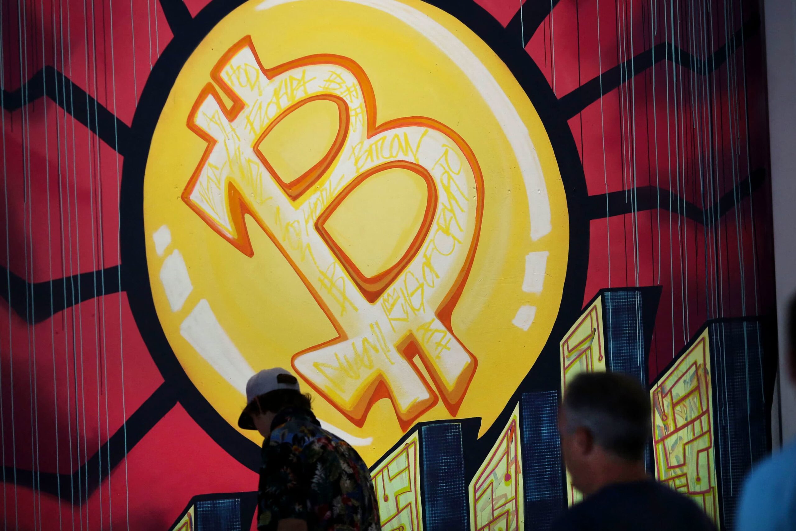 Bitcoin supera los $ 60,000 por primera vez en seis meses mientras los comerciantes apuestan por la aprobación de ETF