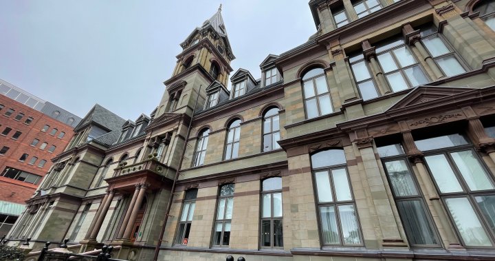 COVID-19: Halifax anuncia política de vacunación obligatoria en obras para sus empleados - Halifax