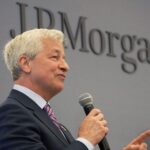 Dimon de JPMorgan dice que los contratiempos de la cadena de suministro pronto se aliviarán, apunta a una demanda extraordinaria de los consumidores