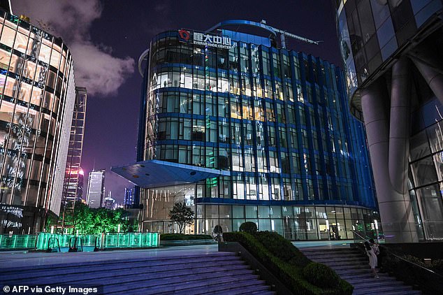 Los banqueros más poderosos de Australia han revelado que están preocupados por el posible colapso del gigante inmobiliario chino Evergrande y las políticas comunistas de Xi Jinping dirigidas a los ricos (en la foto se muestra el Centro Evergrande en Shanghai).