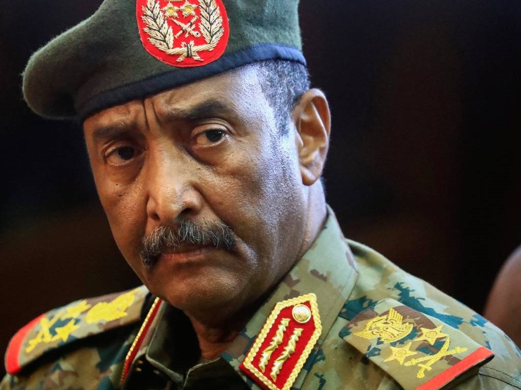 El principal general de Sudán, Abdel Fattah al-Burhan, ve señales 'positivas' de que se levantarán las sanciones golpistas
