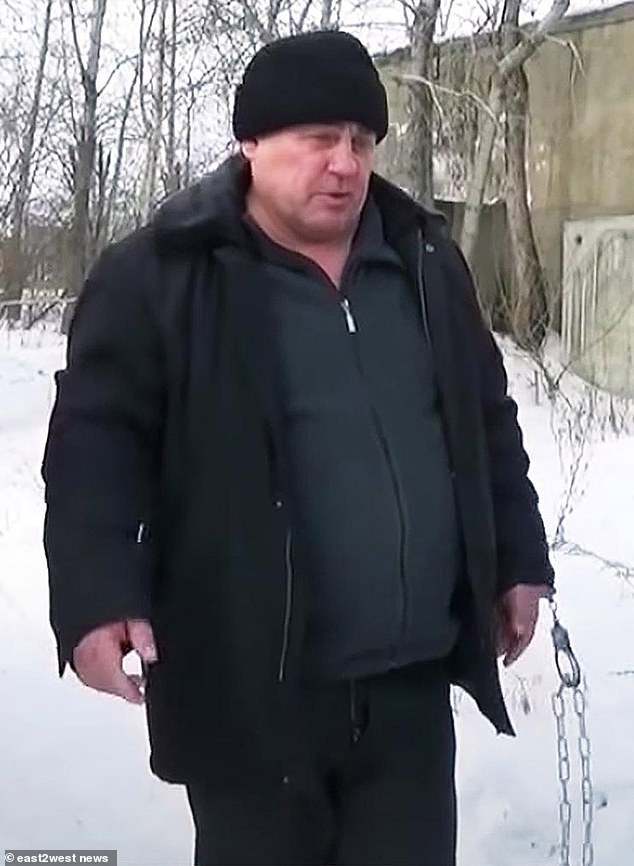 El brutal asesino y violador de 24 piedras Pavel Shuvalov, de 52 años, (en la foto) que 'se quedó dormido, roncando, encima de sus víctimas atrapadas' después de agredirlas sexualmente ha sido encarcelado en Rusia