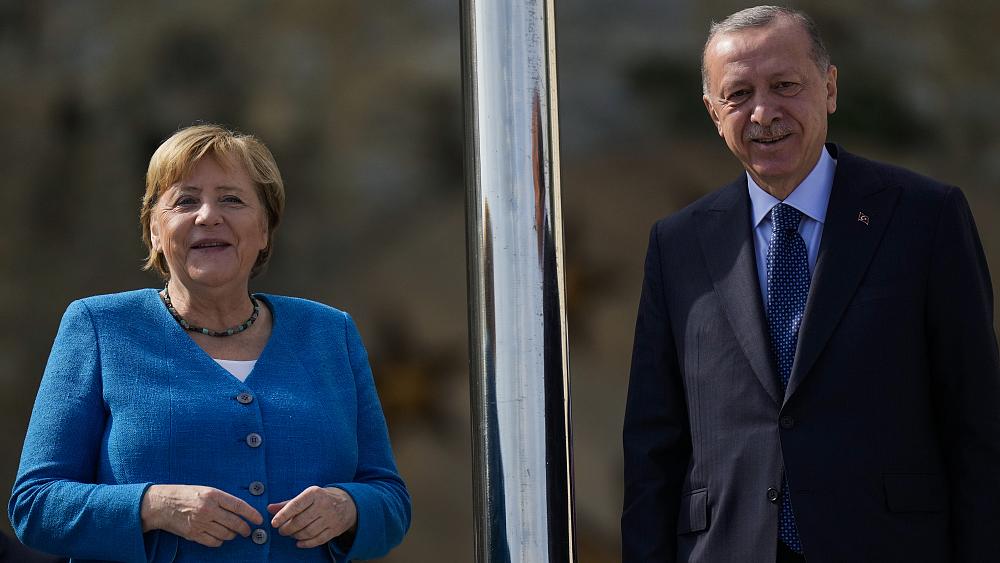 Erdogan de Turquía se despide de Merkel después de 16 años