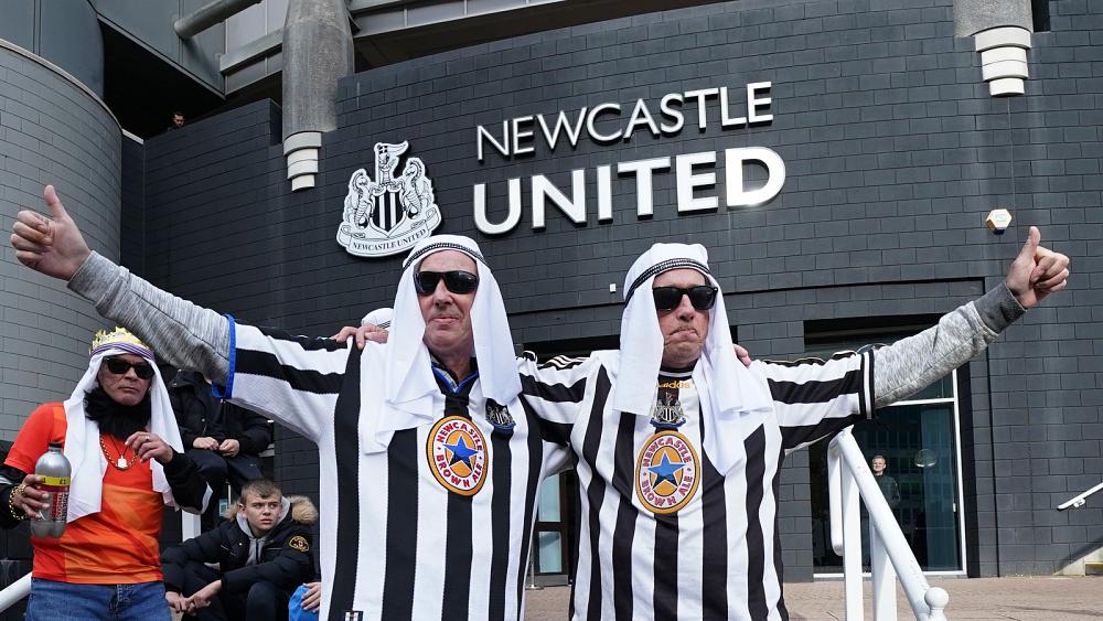 Esperanza, moralidad en conflicto mientras los fanáticos del Newcastle dan la bienvenida a los saudíes