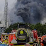 Fiscales alemanes investigan a tres personas por explosión mortal en fábrica