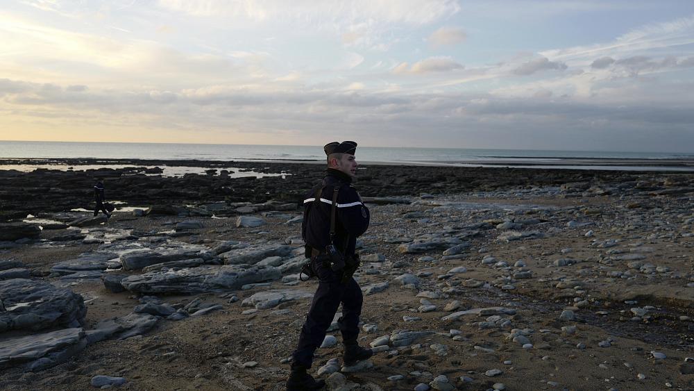 Francia rescata a más de 340 inmigrantes con destino al Reino Unido en el Canal de la Mancha