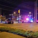 Hombre de 40 años fue trasladado de urgencia al hospital con heridas graves después de la colisión de Scarborough - Toronto