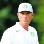 Informe: al entrenador de golf masculino de Oregon, Casey Martin, le amputaron una pierna