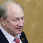MP ruso acusado de caza ilegal después de encontrar cadáver de alce en un automóvil