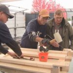 Okanagan sin fines de lucro construyendo camas para jóvenes necesitados - Okanagan