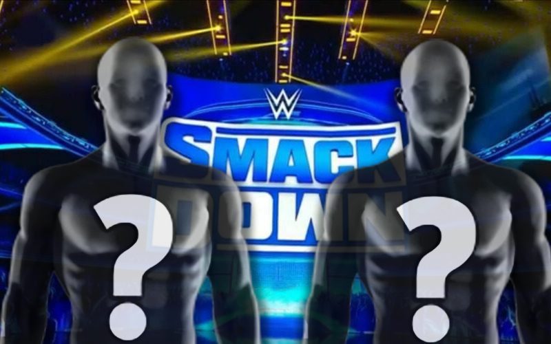Responsabilidades del productor detrás del escenario durante WWE SmackDown la semana pasada