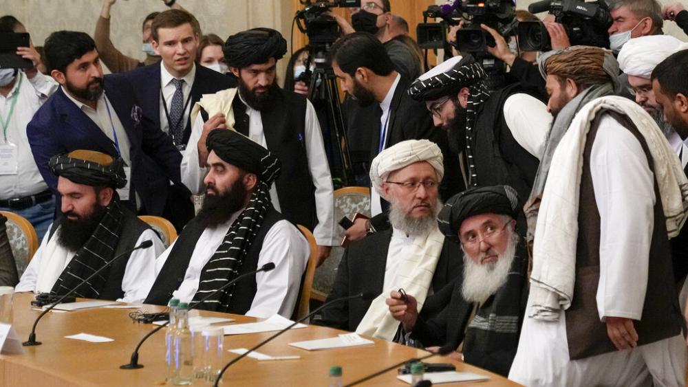 Rusia recibe a funcionarios talibanes para conversaciones sobre Afganistán