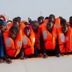 Salvini debe comparecer ante el tribunal por bloquear barco de rescate de migrantes