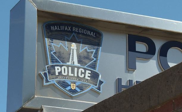Senior de Nueva Escocia acusado de agredir sexualmente a un joven en Dartmouth - Halifax