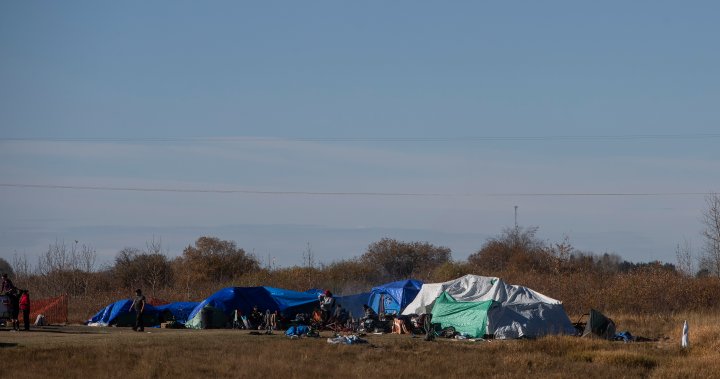 Campamento de Wetaskiwin para obtener refugios temporales de calentamiento en medio de demandas de vivienda permanente - Edmonton
