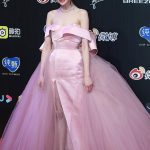 China ha prohibido a sus celebridades mostrar su riqueza en las redes sociales en la última ofensiva contra la industria del entretenimiento.  En la foto: la actriz Zheng Shuang, quien a principios de este año fue multada con 299 millones de yuanes (46 millones de dólares) por evasión de impuestos.